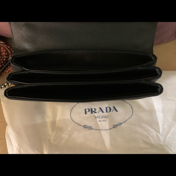 Prada Crossbody Black - Picture 4 of 9